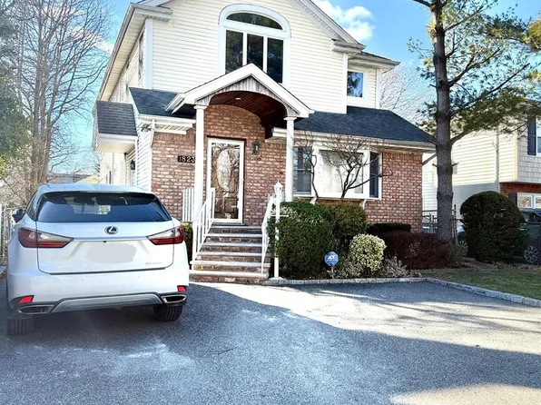 1823 Lakeville Road, New Hyde Park, NY 11040