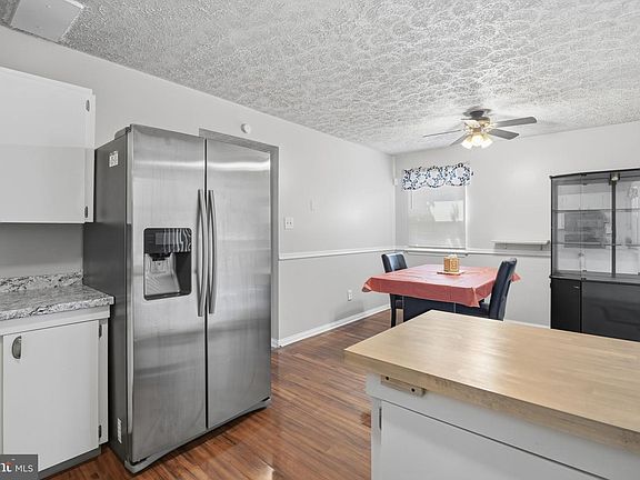 5th image of 528 Burlington Ct