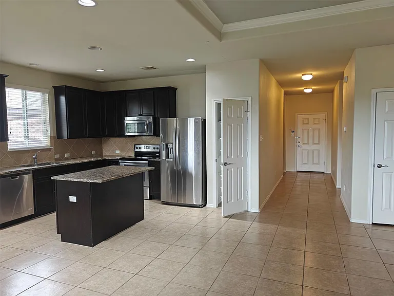 5610 Hopkins Dr — Photo 4