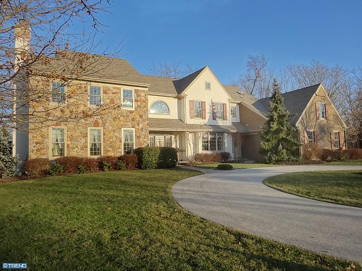 2nd image of 45 Autumn Hill Ln