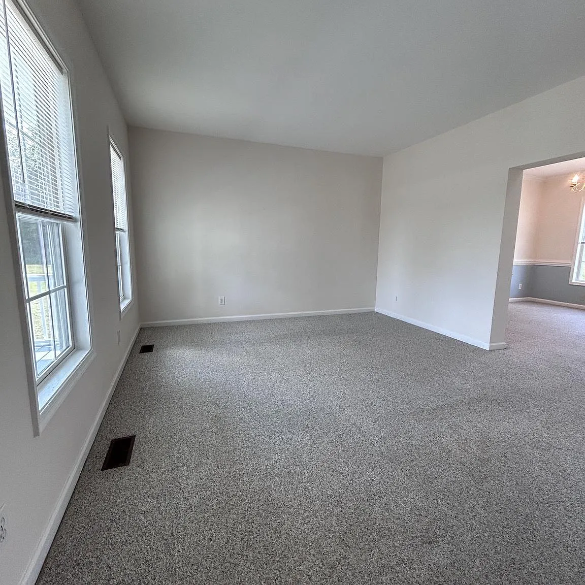 3 bed, 2.5 bath, 2052 sqft, $2,200 — Photo 2