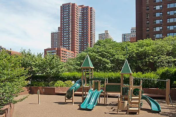 Sold by Edwards & Noble Properties LTD | media 9