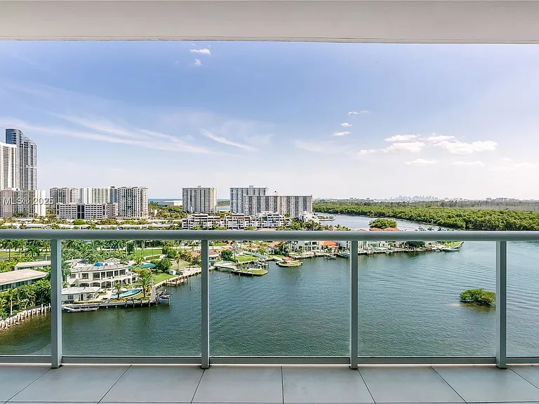 400 Sunny Isles Blvd #1418 — Photo 7