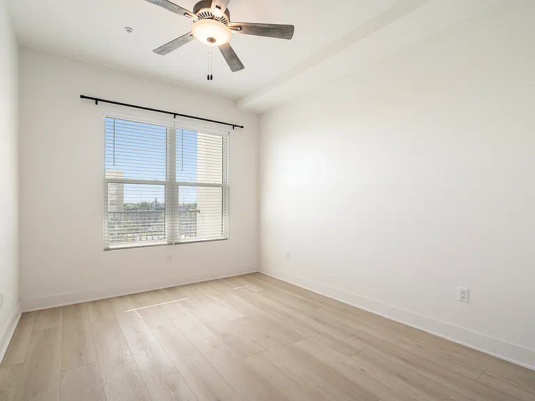 400 150th Ave #501 — Photo 19
