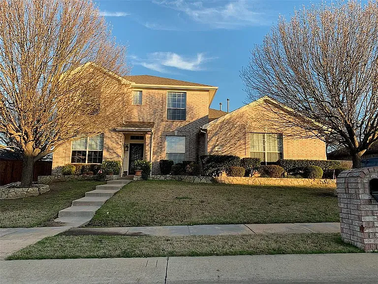 1112 Manassas Dr — Photo 1