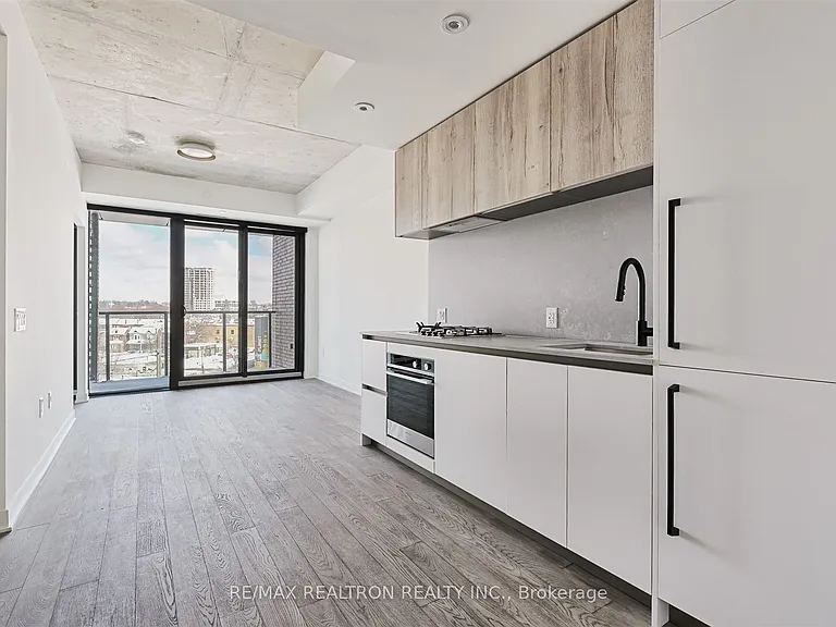 2625 Dundas St W #611 — Photo 5