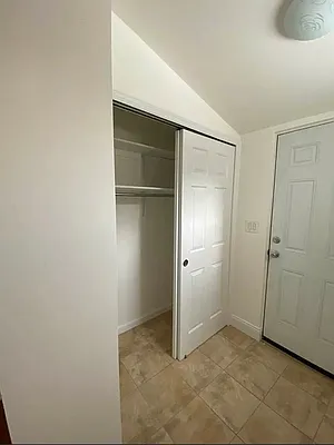 Rented by Hudson Exclusive Inc | media 14