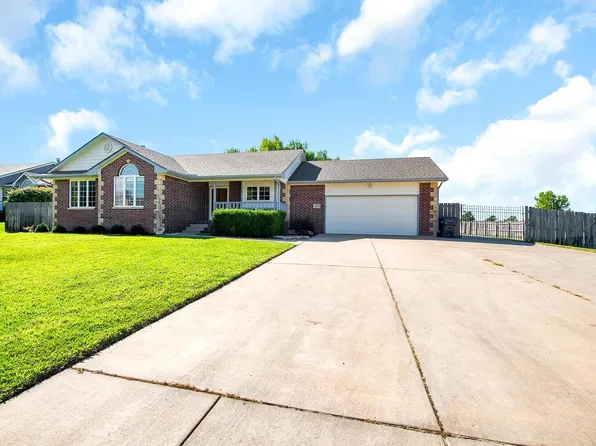 1527 Raintree Ln, Haysville, KS 67060