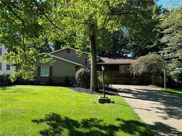 8406 Squires Ln NE, Warren, OH 44484