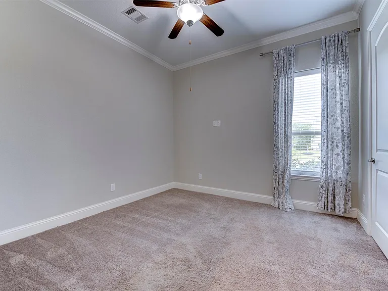 19403 Trinity River Dr — Photo 32