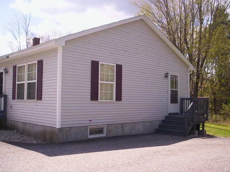 15 Frost Rd #A — Photo 2