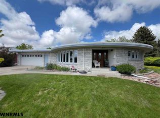 615 Winter Creek Dr, Scottsbluff, NE 69361