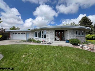 615 Winter Creek Dr, Scottsbluff, NE, 69361