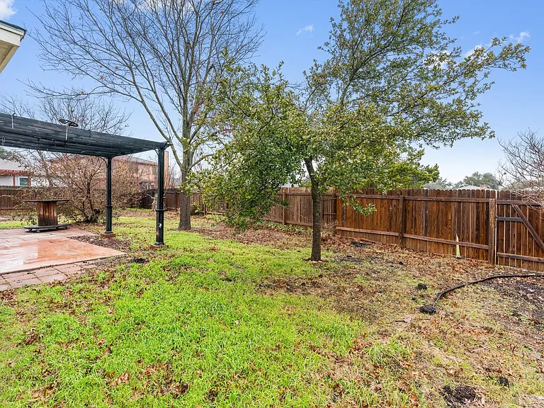 107 McCarthur Dr — Photo 17