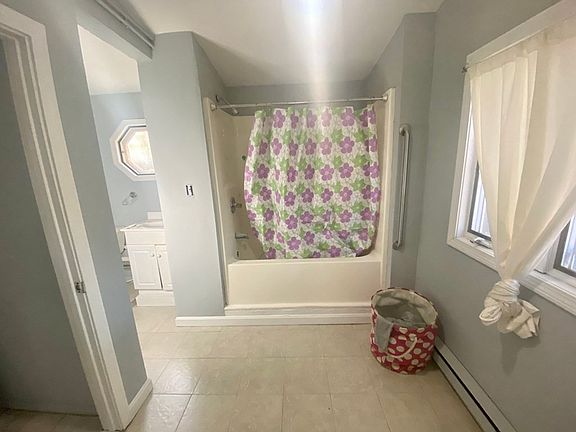 4th image of 18 George St #B