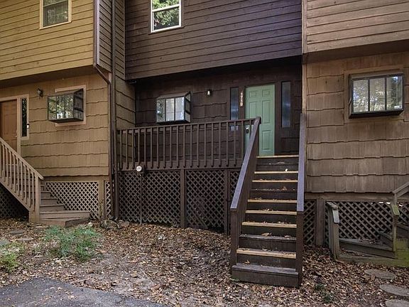 3rd image of 1719 Beechwood Cir S