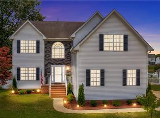 1231 Graver Ln, Chesapeake, VA 23322