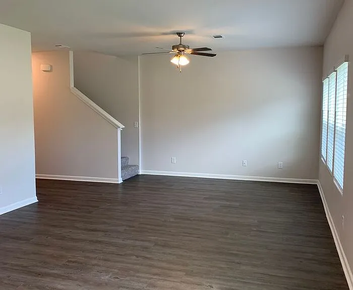 16357 Waterbury Ln — Photo 6