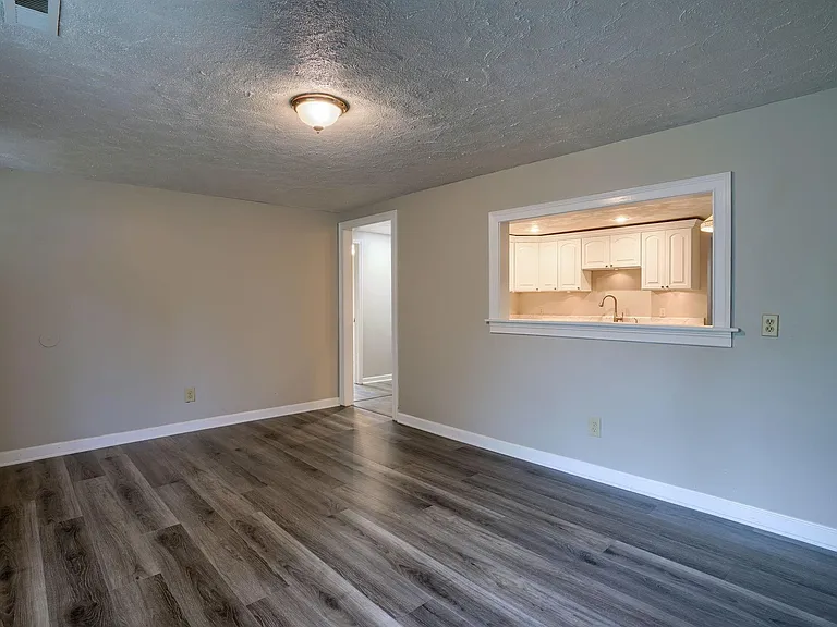 273 Shanahan Rd — Photo 17