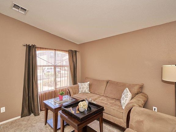4th image of 1016 E Sunland Ave