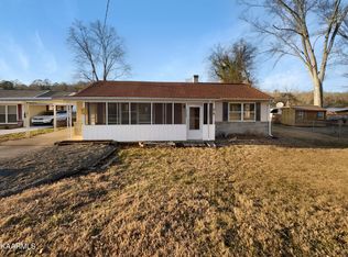 111 Arizona Rd, Oak Ridge, TN 37830