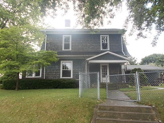 3rd image of 303 E Broadway St