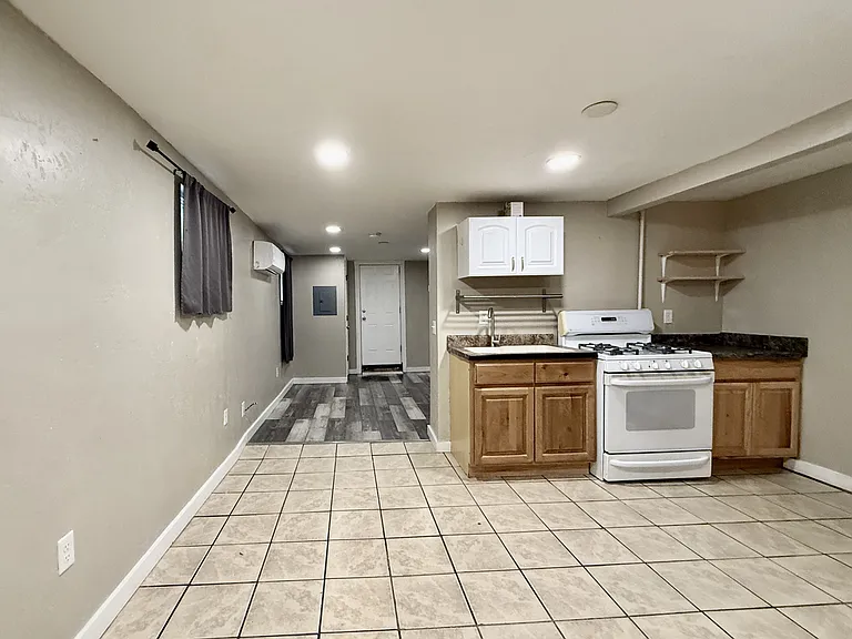2020 Monroe Blvd #1 — Photo 4