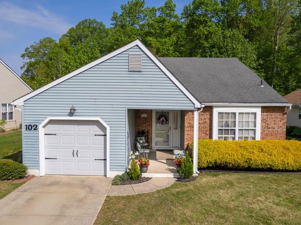 102 Lakebridge Dr, Deptford, NJ 08096