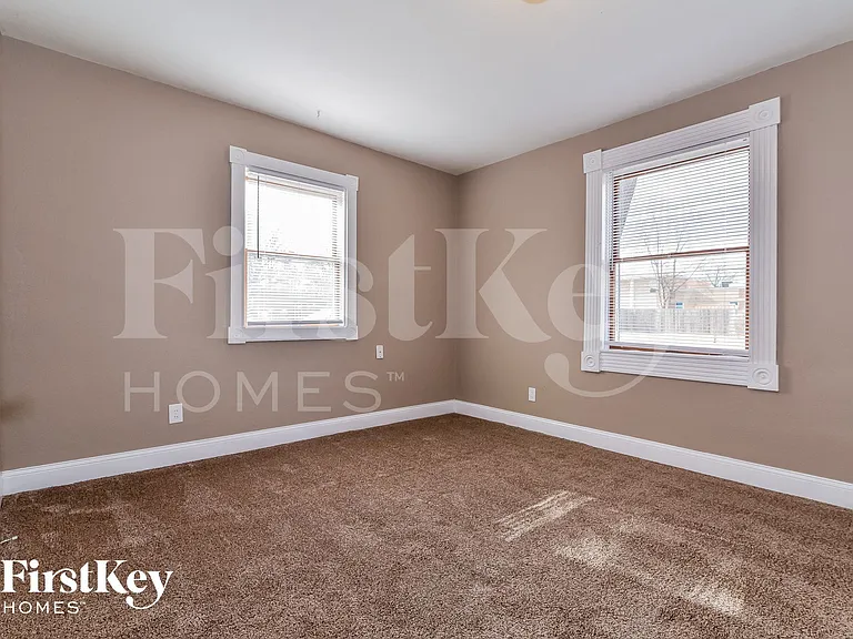 9 Charlotte Dr — Photo 7