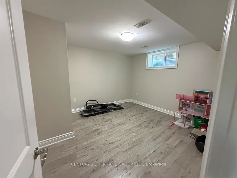 2 Lewiston Rd #BASEMENT — Photo 11