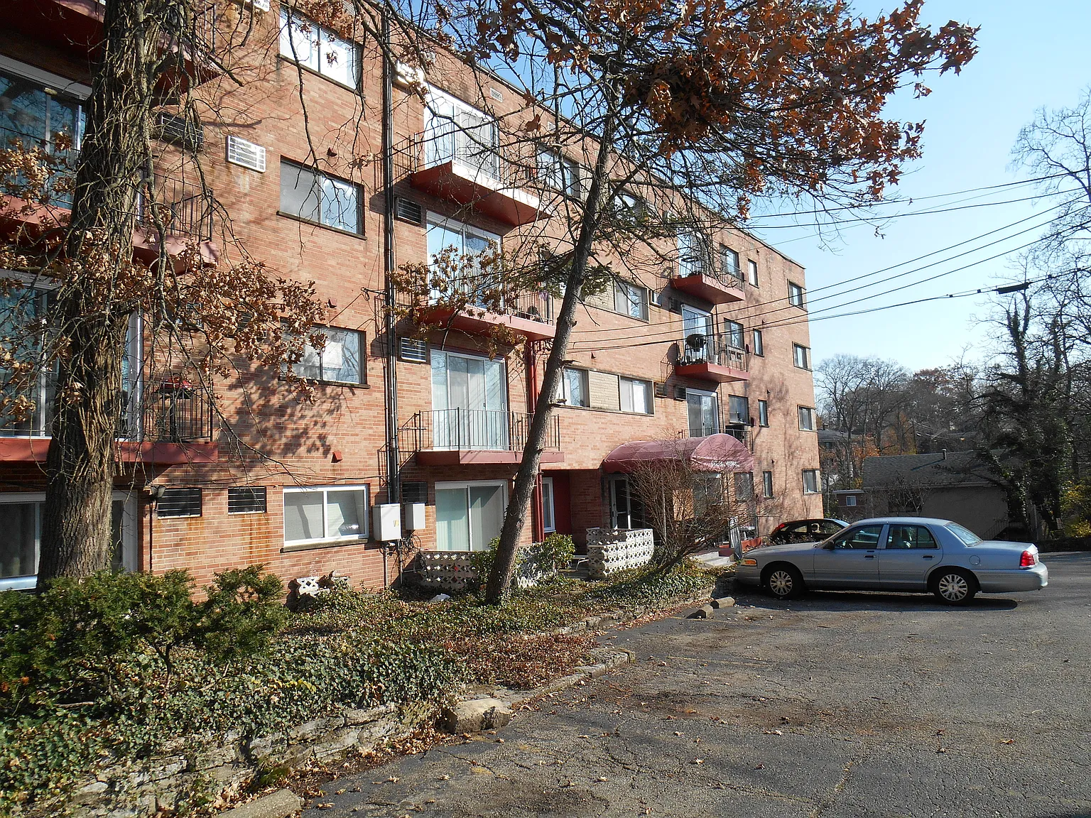 Stein Apartments — Photo 3