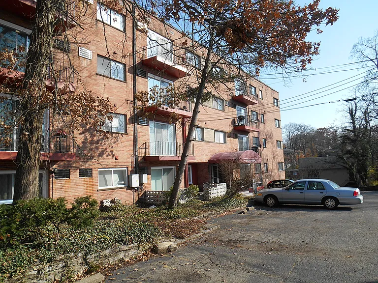 Stein Apartments — Photo 3