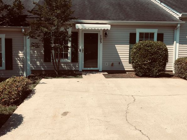 105 Saint Barts Ct, Greenwood, SC 29649 – 2-bedroom rental in Greenwood