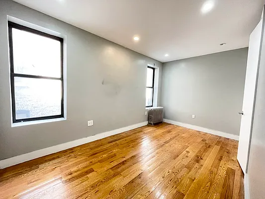 Rented by Bruma Realty LLC | media 9