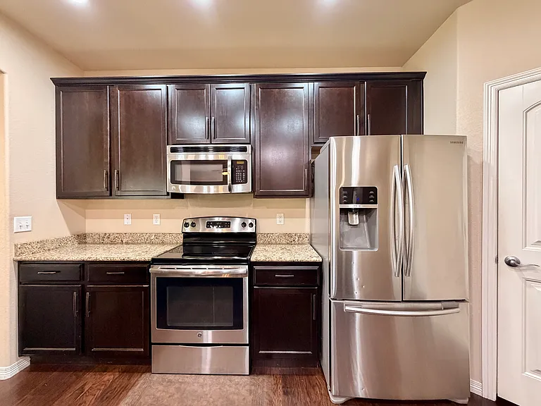 2760 Bridle Dr — Photo 6