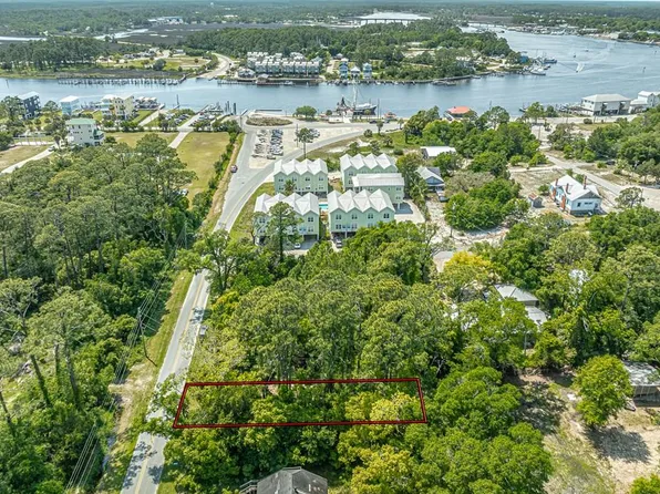 496 SE Avenue F, Carrabelle, FL 32322