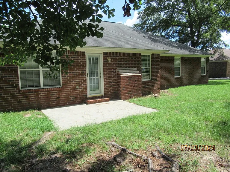 3590 Oleander Dr — Photo 31