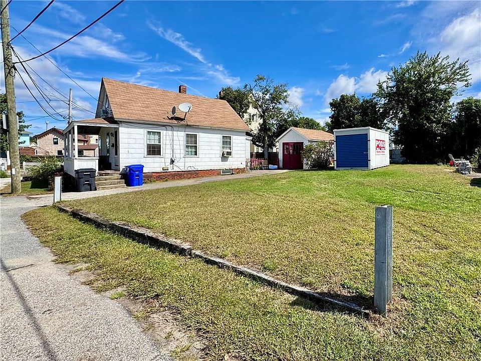 1st image of 14 Crescent Ave E