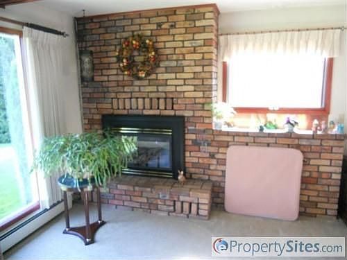 2nd image of 1405 Hillcrest Dr