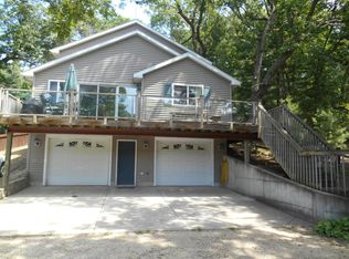 121 W North Lane Dr, Newaygo, MI 49337