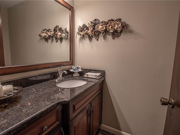 3rd image of 3007 Wister Cir