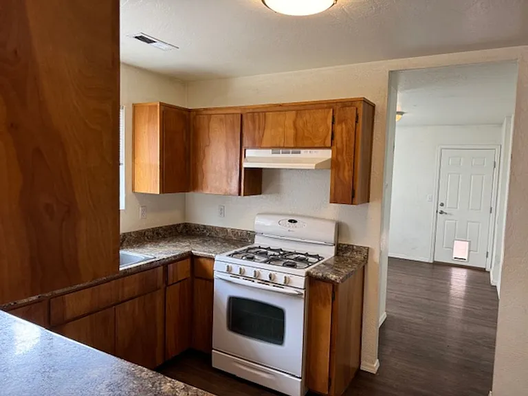 118 N Shasta Ave — Photo 10