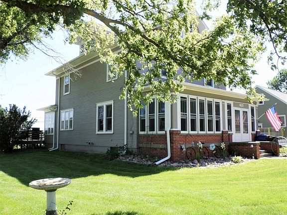 3rd image of 555 Washington St