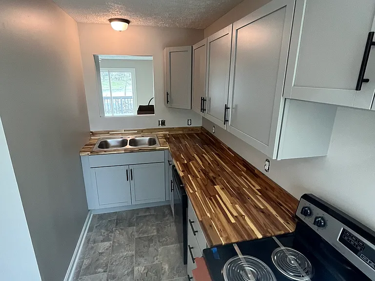 112 Lakeview Dr — Photo 6