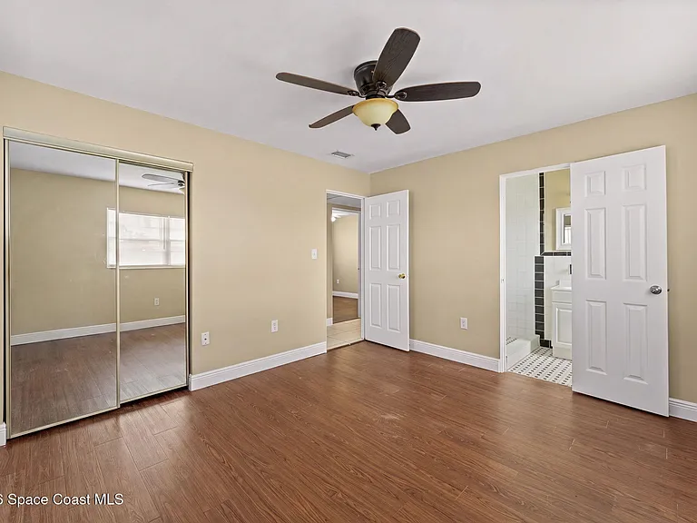 1833 Jackson Ave — Photo 16