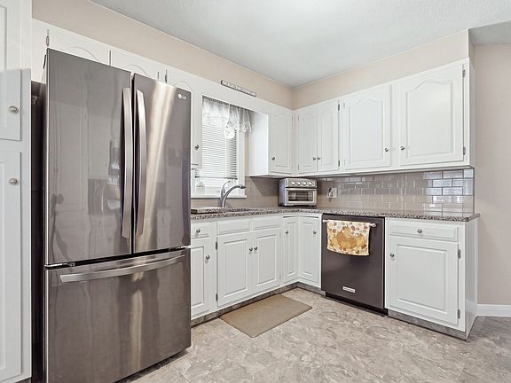 5th image of 26 Tappan St