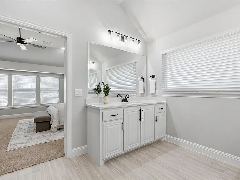 833 Daisy Corner Dr — Photo 12