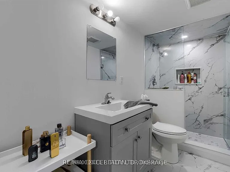 10 Pondmede Cres — Photo 20
