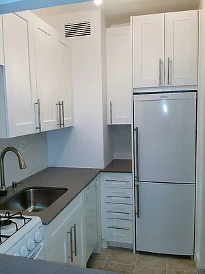 Rented by Mallan Real Estate Inc | media 34