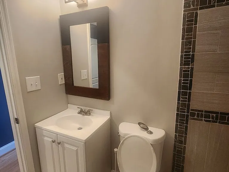 303 Folcroft St — Photo 9